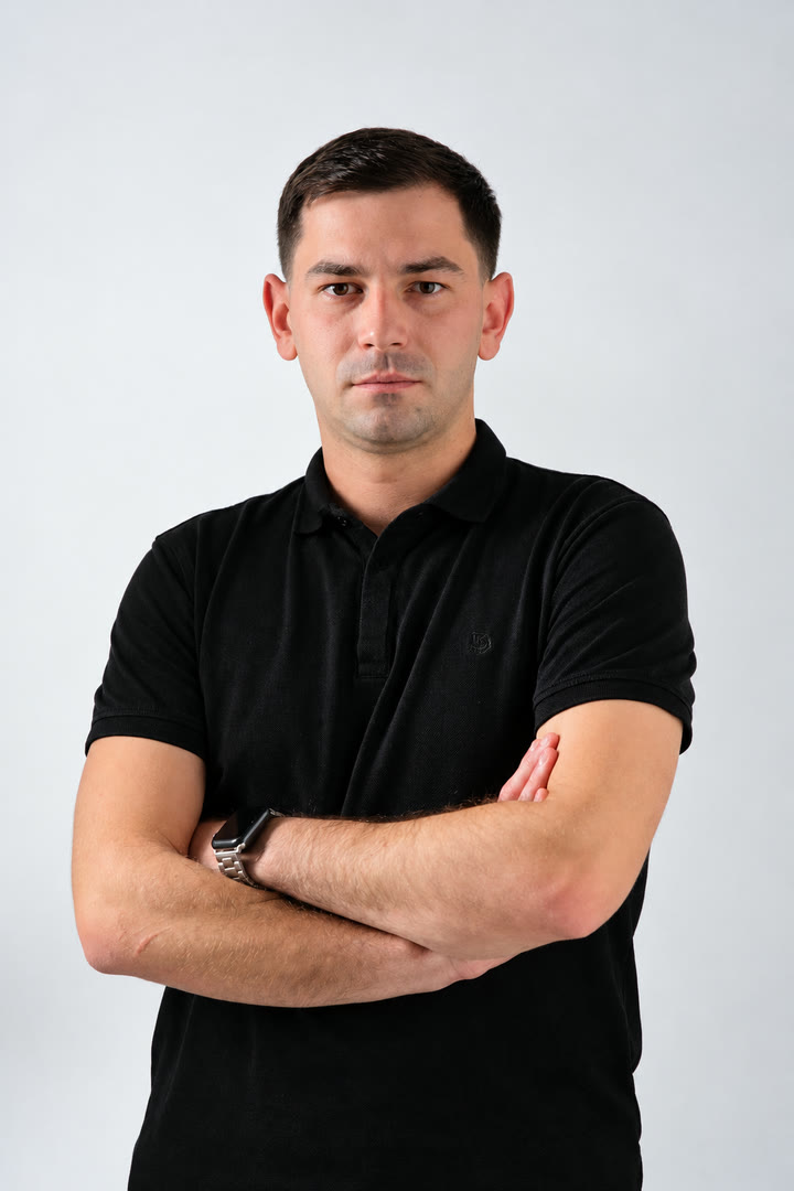 Портрет: Олег Носиков